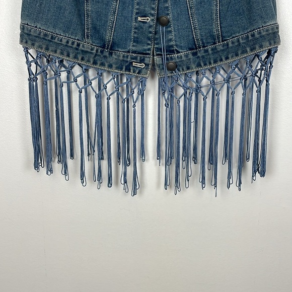 Chico's Denim Boho Fringe Cowgirl Vest Womens S Button Down 2 Pocket Blue Jacket - Picture 4 of 11